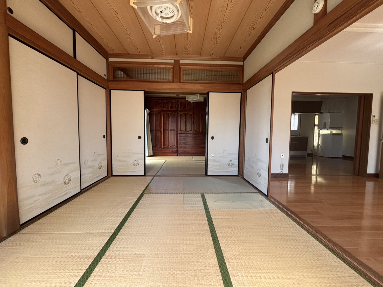 姶良市　西餅田　中古売家　2階建て　３DK