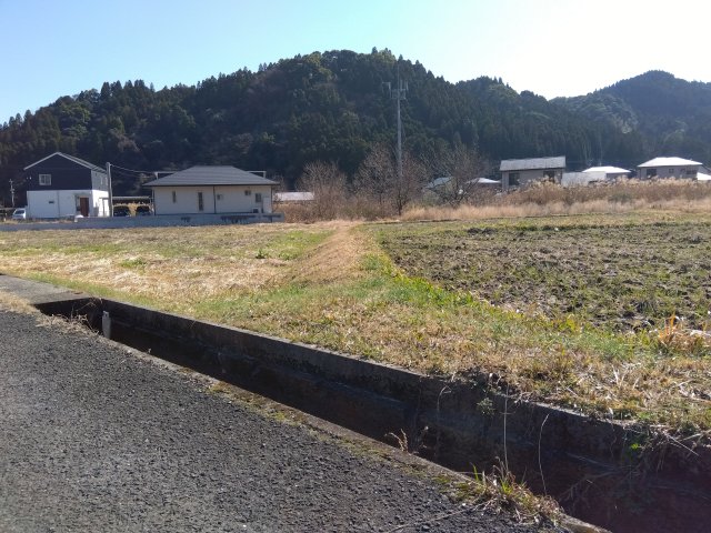 霧島市　隼人町東郷・内　売地　1347.32坪　2,021万円