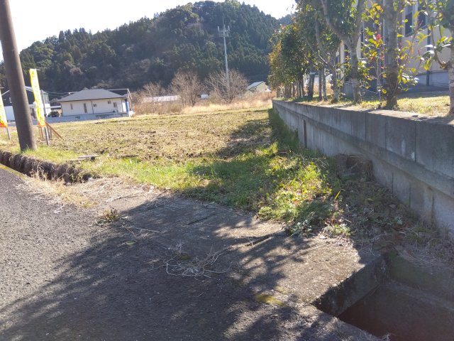 霧島市　隼人町東郷・内　売地　1347.32坪　2,021万円